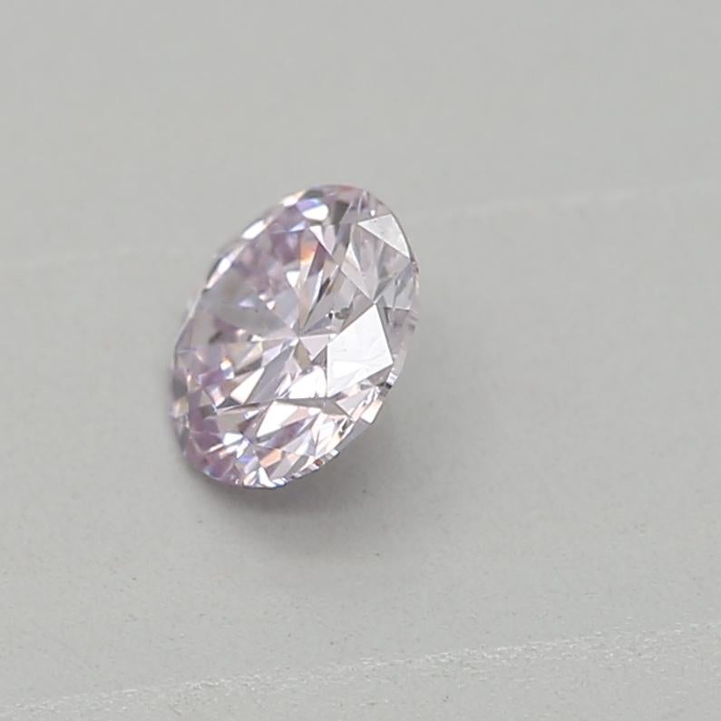0.18 Carat Fancy Light Pinkish Purple Round Cut Diamond GIA Certified In New Condition For Sale In Kowloon, HK