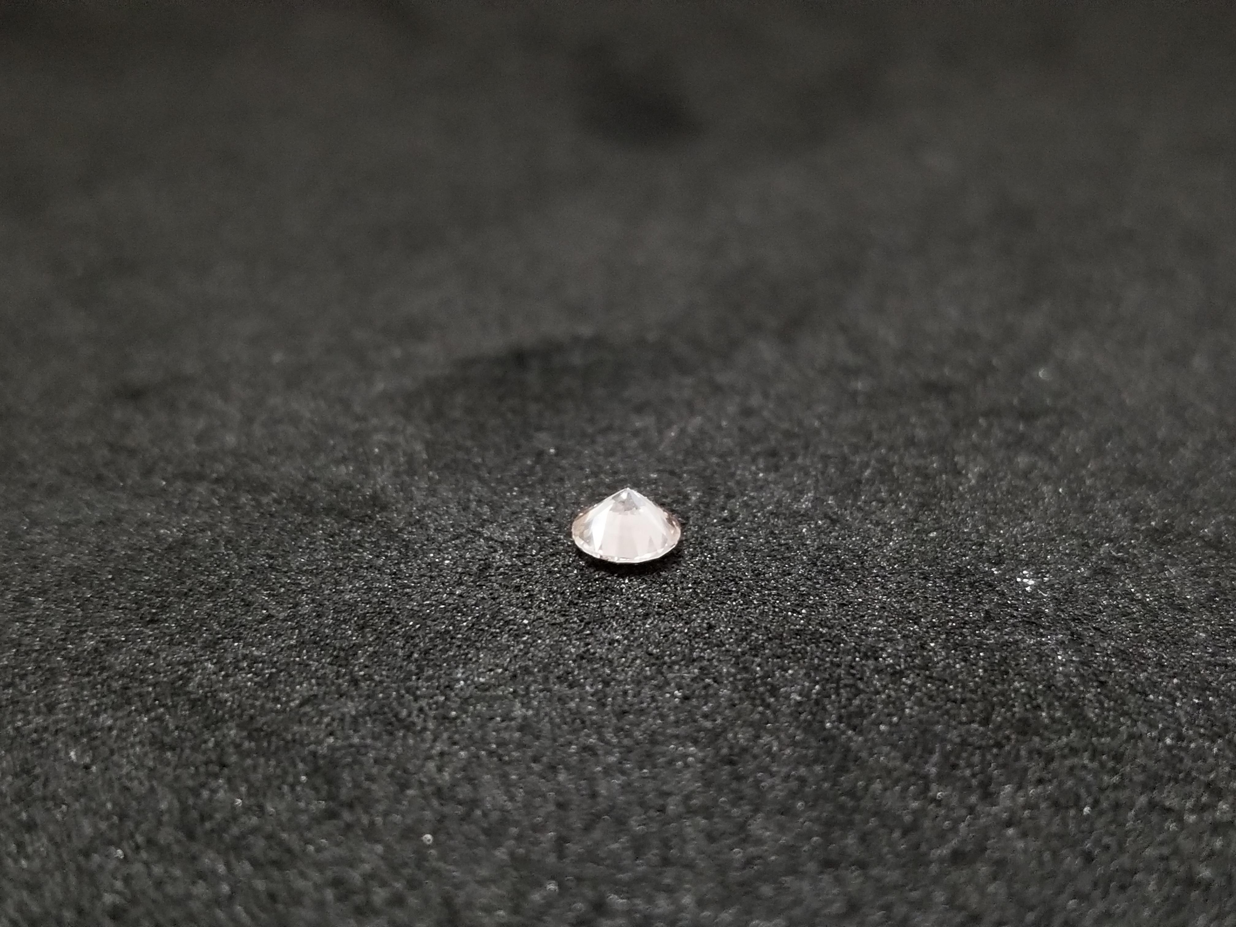 Taglio rotondo VENDITA FLASH 0,18 carati di diamante naturale a forma rotonda di colore marrone chiaro e fantasia in vendita