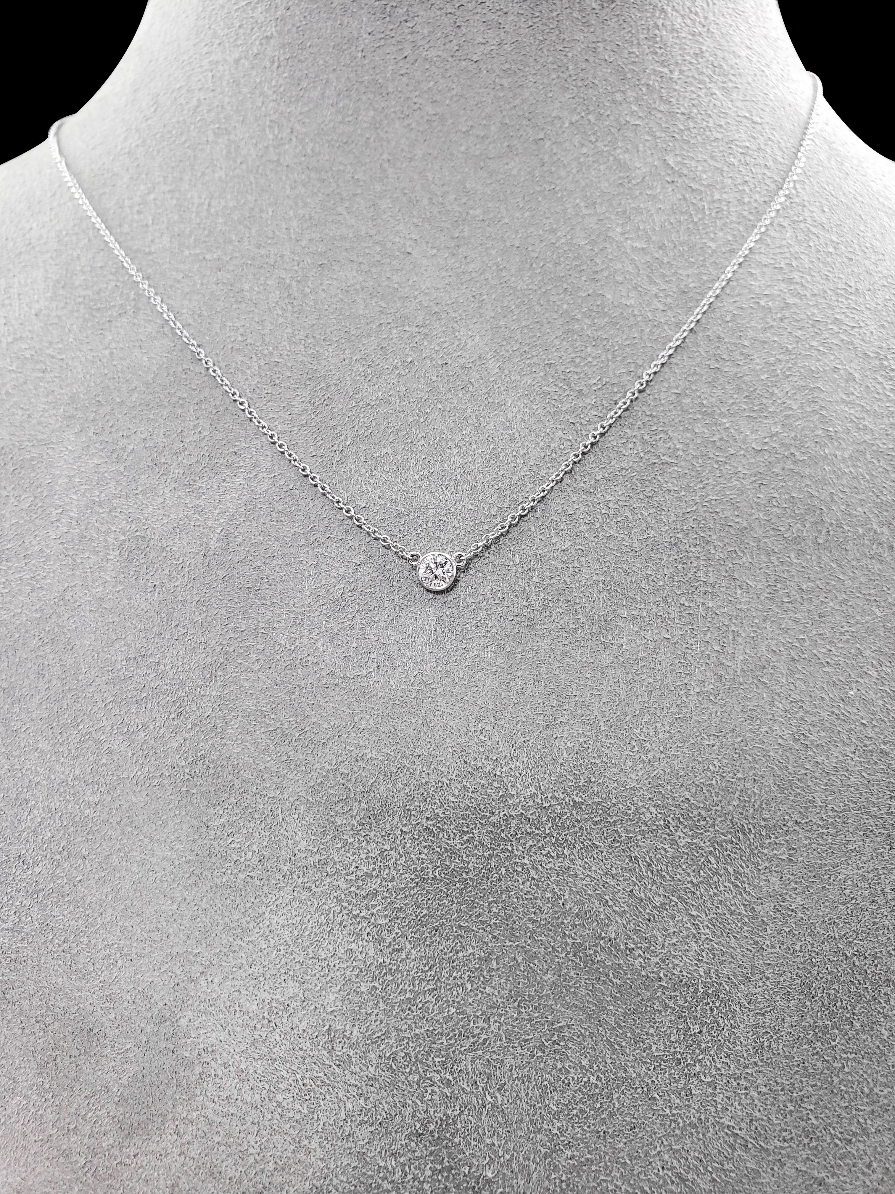 Contemporary 0.18 Carat Round Diamond Bezel Solitaire Pendant Necklace