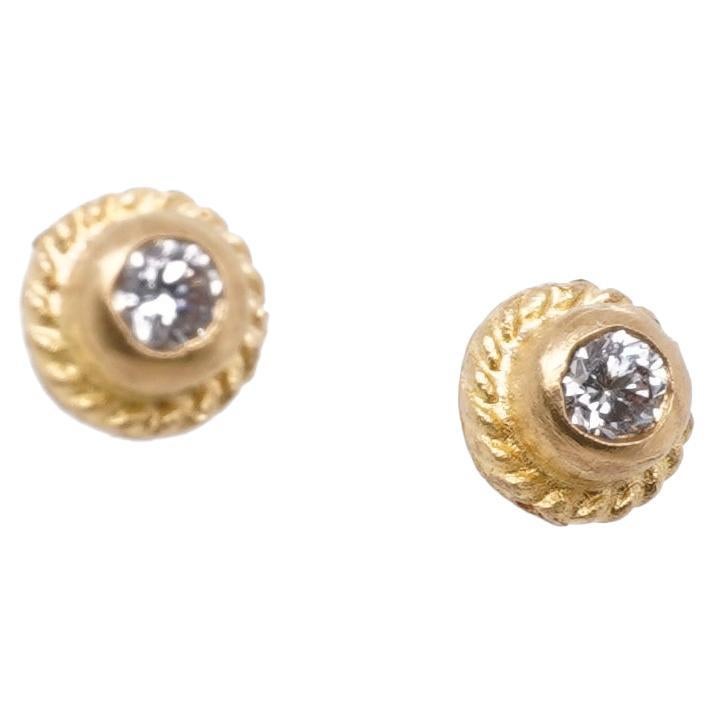Round Cut 0.18 ct Diamond Circle Textured Stud Earrings, 24kt Solid Gold For Sale