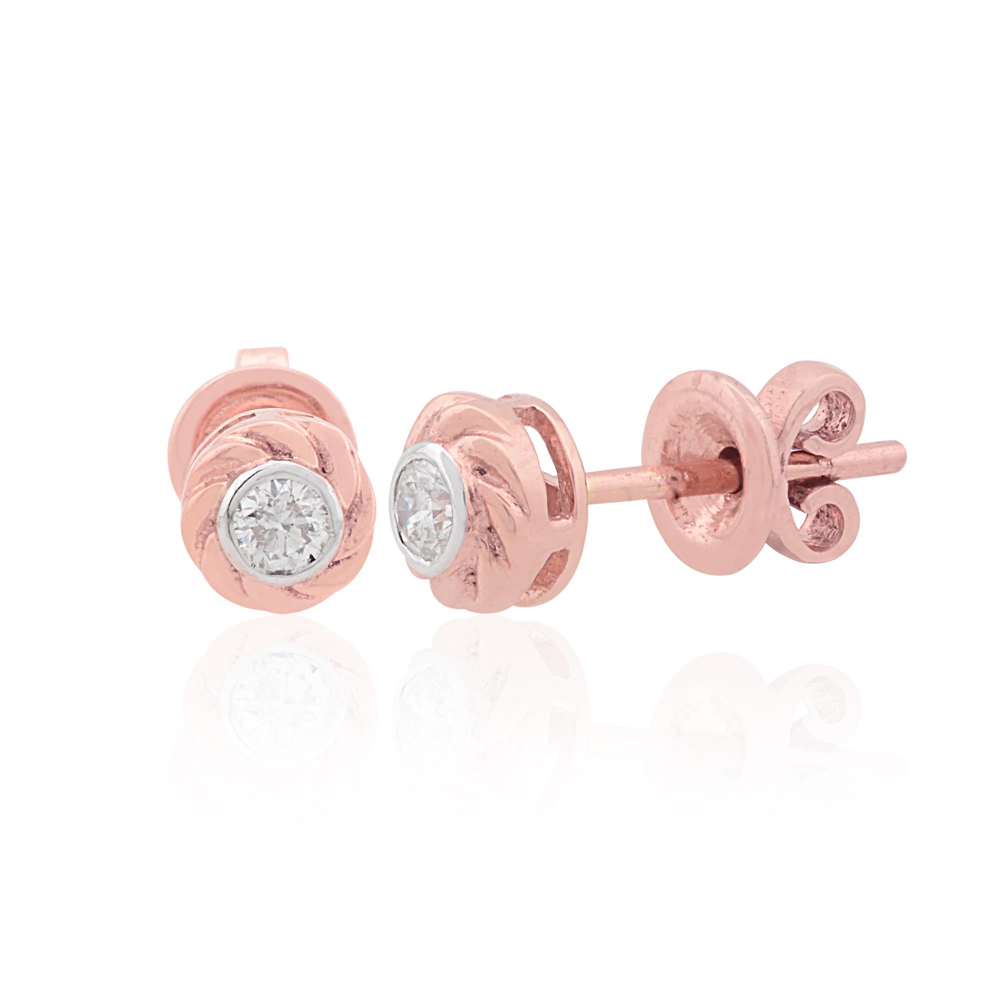 Artikel-Code :- STE-1121A
Bruttogewicht :- 1.42 gm
10k Massiv Rose Gold Gewicht :- 1,38 gm
Gewicht des natürlichen Diamanten :- 0,18 Karat ( DURCHSCHNITTLICHE DIAMANT-REINHEIT SI1-SI2 & FARBE H-I )
Ohrringe Größe :- ca. 6 mm.

✦