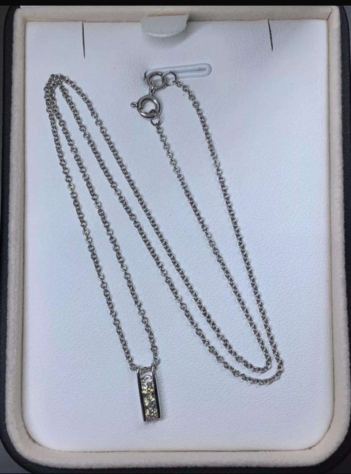 da uomo o donna Collana con ciondolo solitario con diamante da 0,18 ct. in oro bianco 14 ct. in vendita