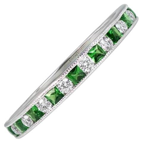 0.18ct Round Brilliant Cut Diamond & 0.33ct Square Cut Emerald Band Ring For Sale