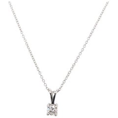 Colgante de diamante redondo talla brillante de 0,18 ct con cadena de oro blanco de 18 ct
