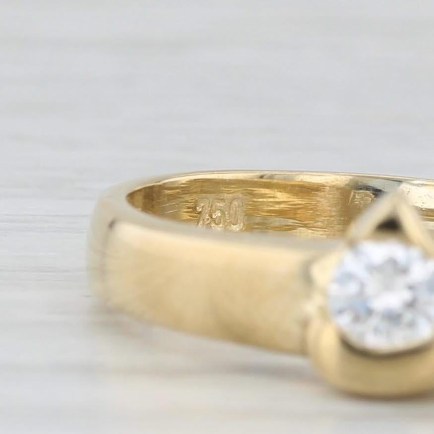 Taille ronde Bague solitaire en or jaune 18 carats avec diamant rond de 0,18 carat, taille 4 en vente
