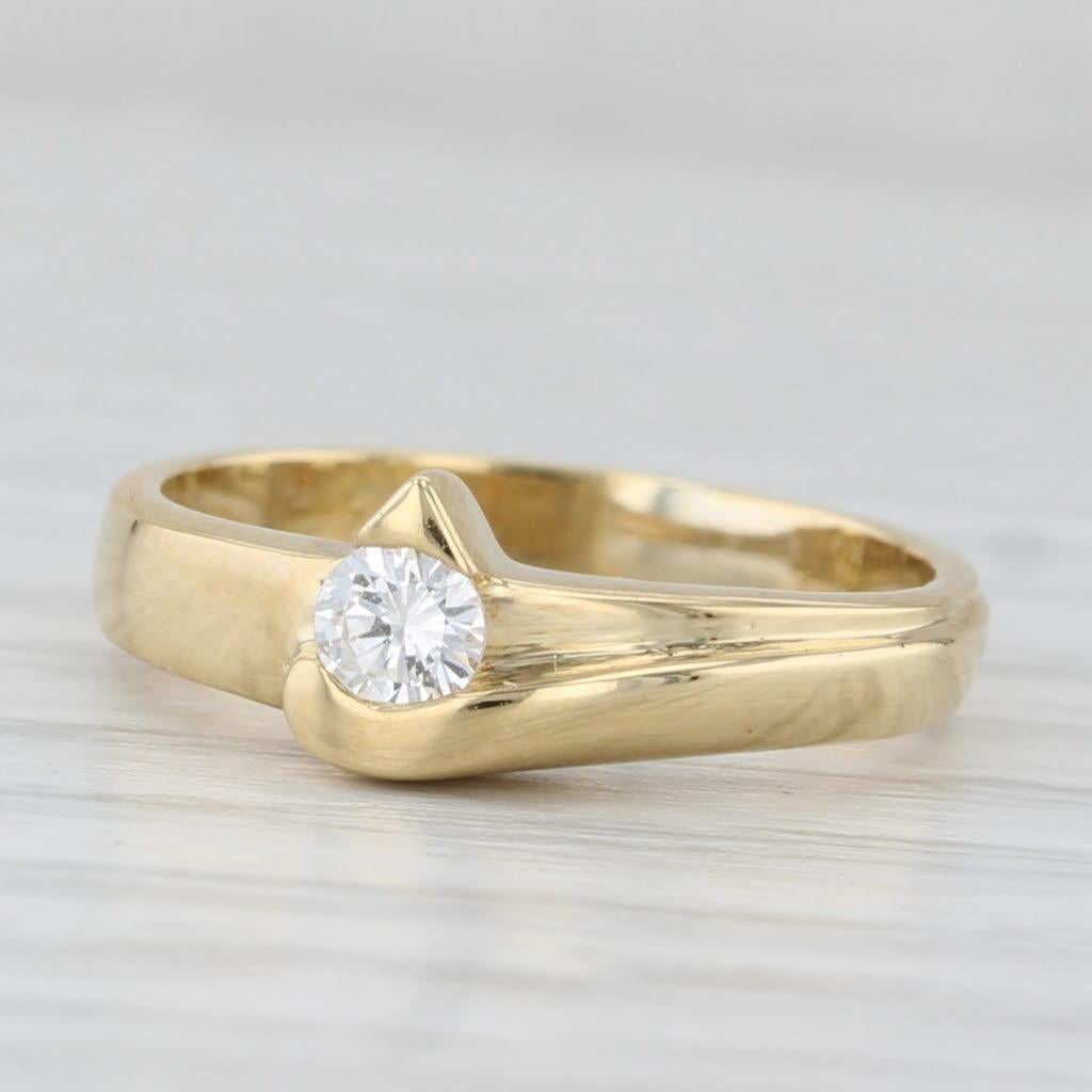 Bague solitaire en or jaune 18 carats avec diamant rond de 0,18 carat, taille 4 en vente 1