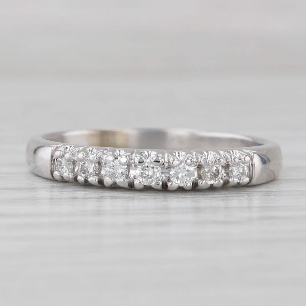 0.18ctw Diamante Alianza Oro Blanco 14k Tamaño 8.5 Apilable Aniversario en Bueno estado para la venta en McLeansville, NC