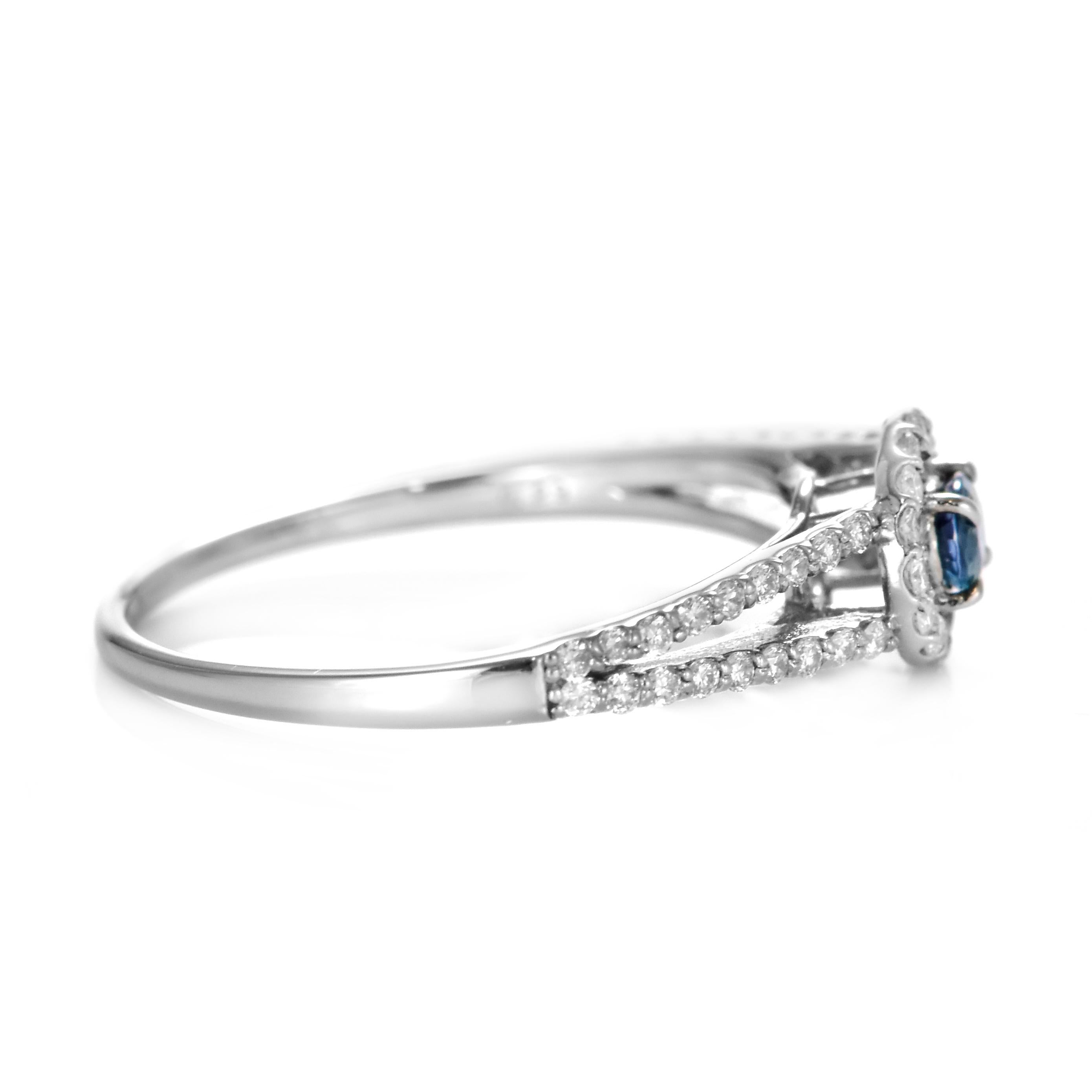 Anello con alessandrite brasiliana e diamante da 0,19 carati in platino in vendita 1