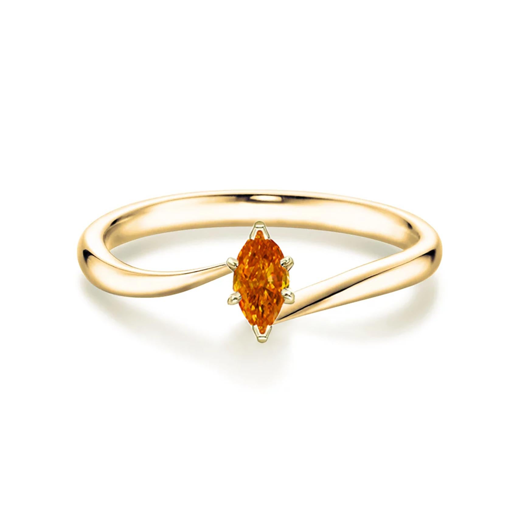 Anillo de oro amarillo de 18 quilates con talla marquesa de 0,19 quilates de diamantes de fantasía de color naranja amarillento vivo.
Tamaño a petición.