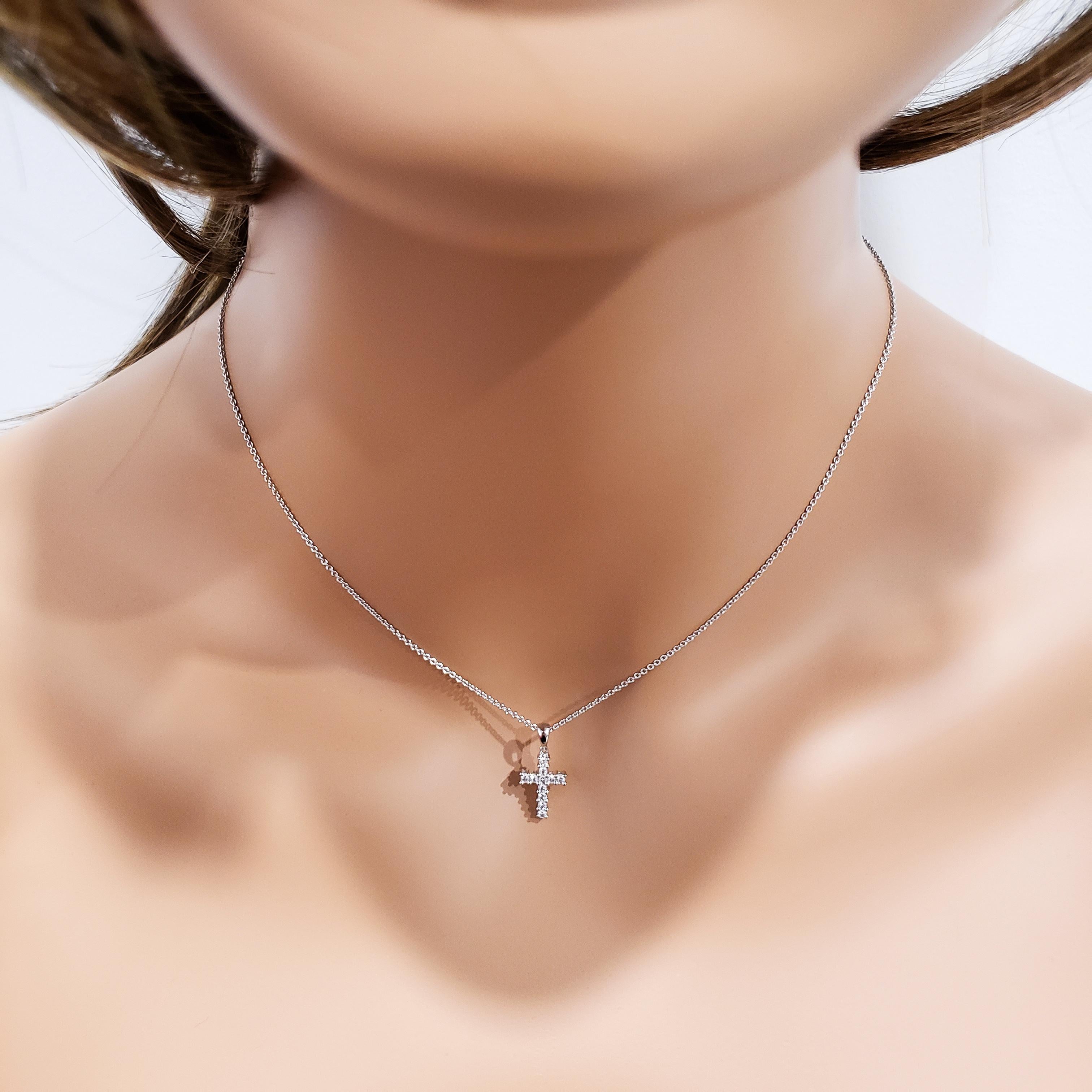Contemporary Roman Malakov 0.19 Carat Round Diamond Cross Pendant Necklace For Sale