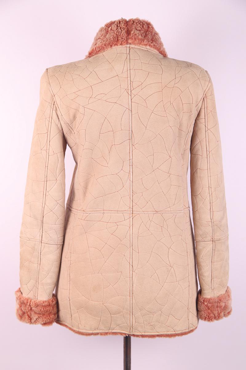 01A CHANEL  2001 Fall sheepskin coat For Sale 7