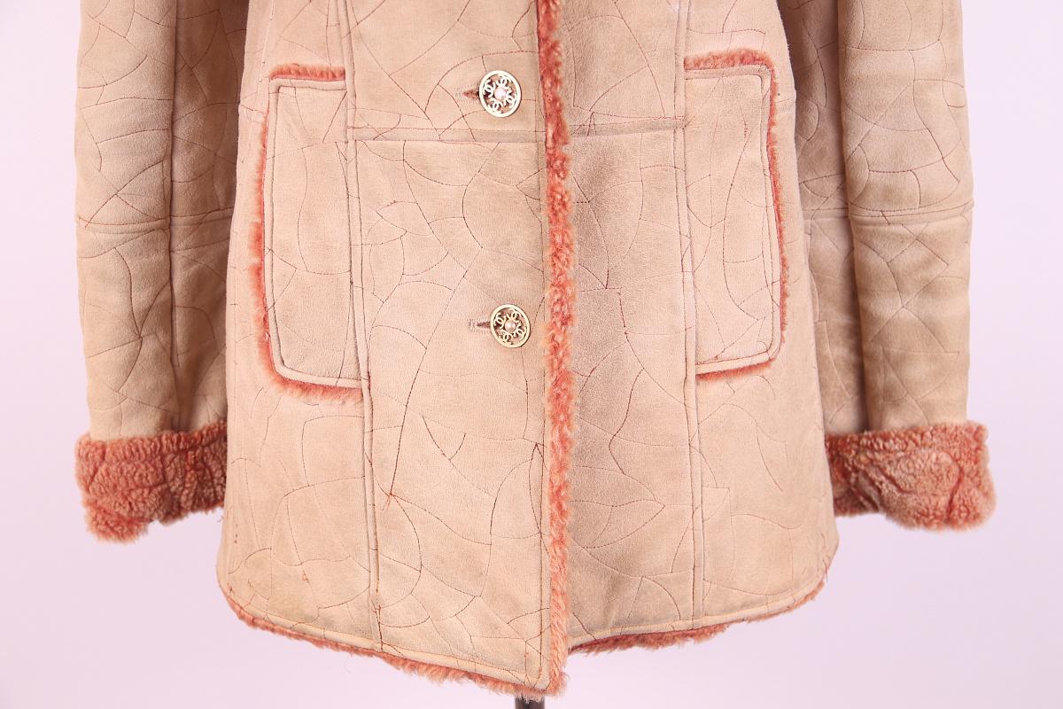 01A CHANEL  2001 Fall sheepskin coat In Good Condition For Sale In Алматинский Почтамт, KZ