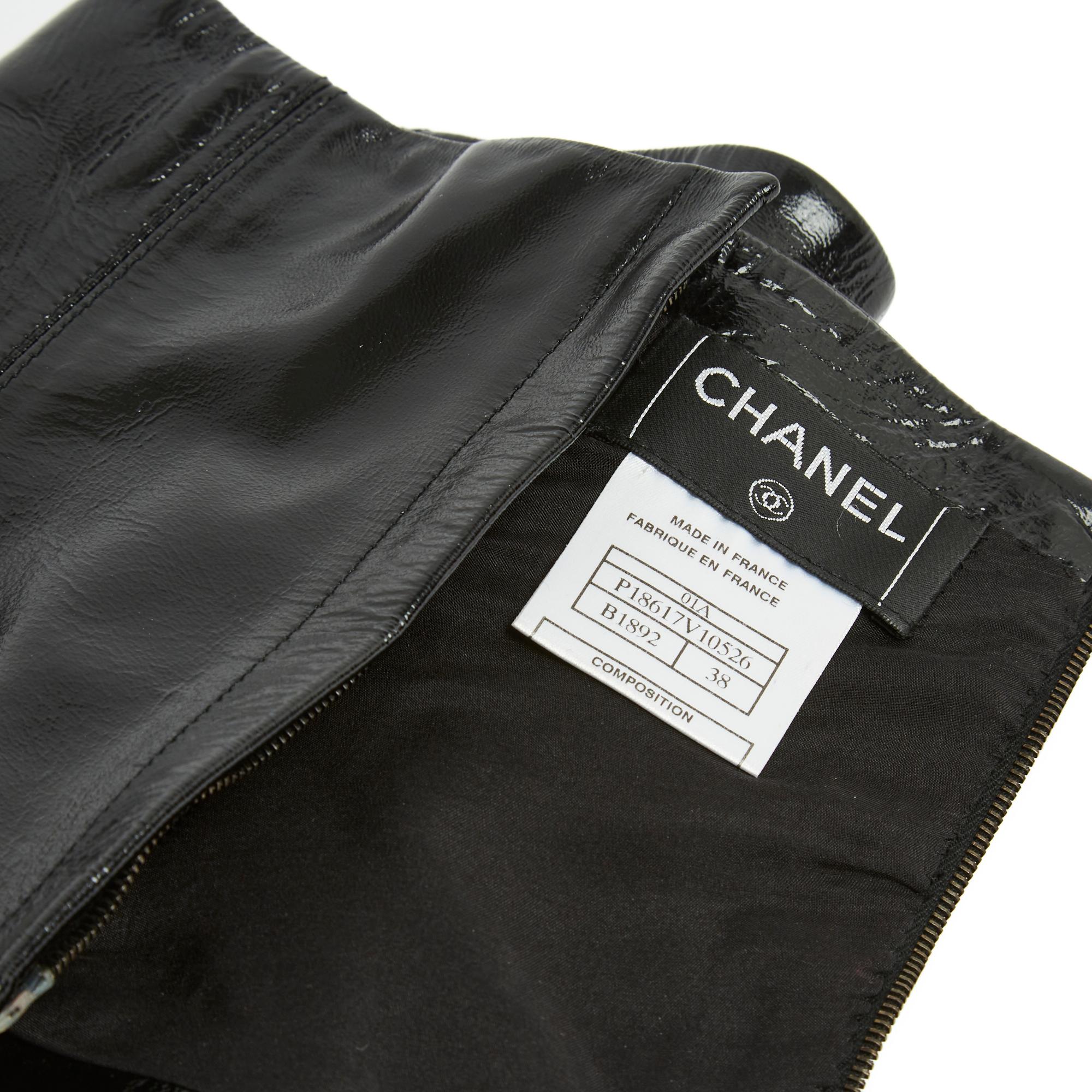 Women's or Men's 01A Chanel Patent Black FR34/36 High Waist For Sale