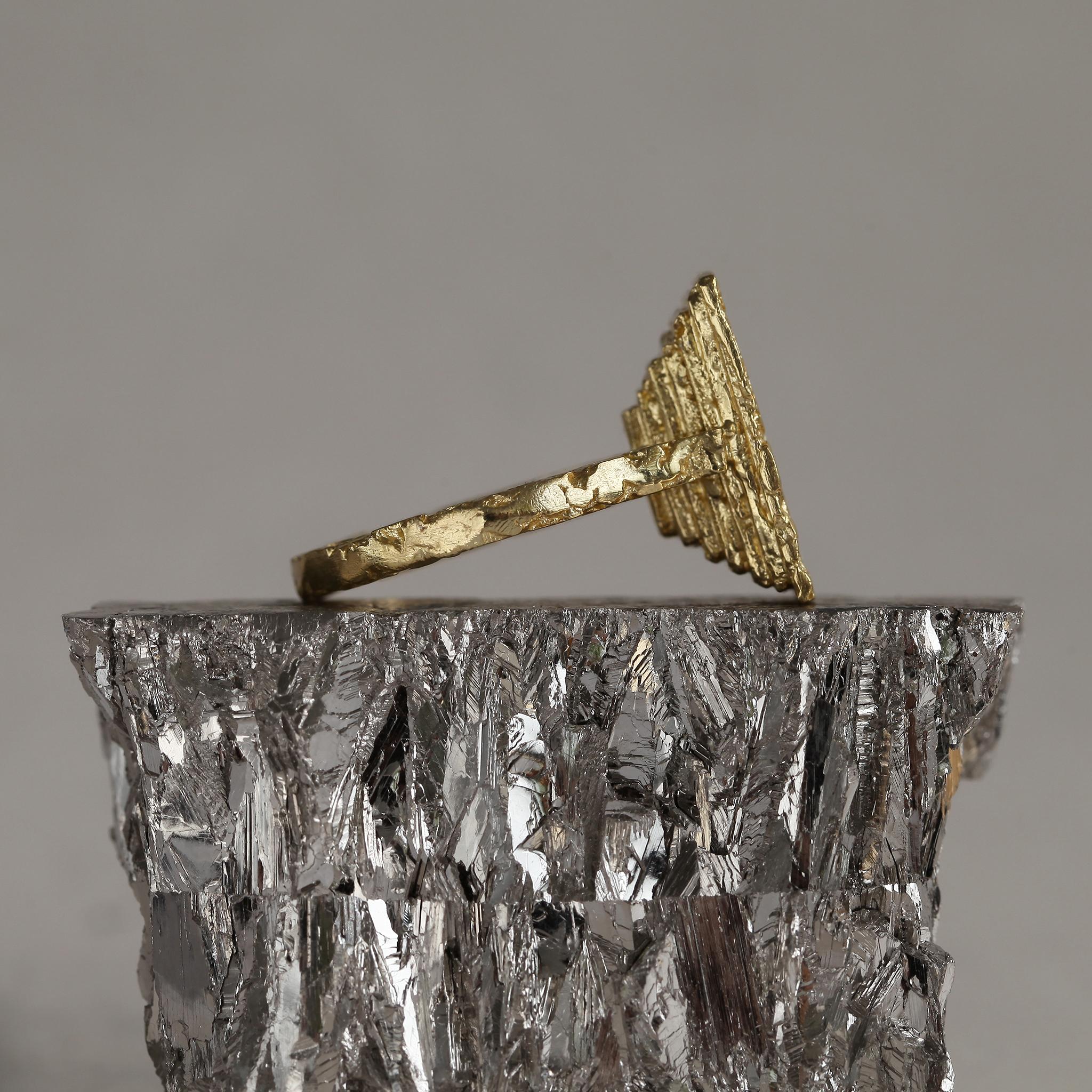 Modern 0.2 Carat Baguette Diamond Gold Sculptural Statement Ring For Sale