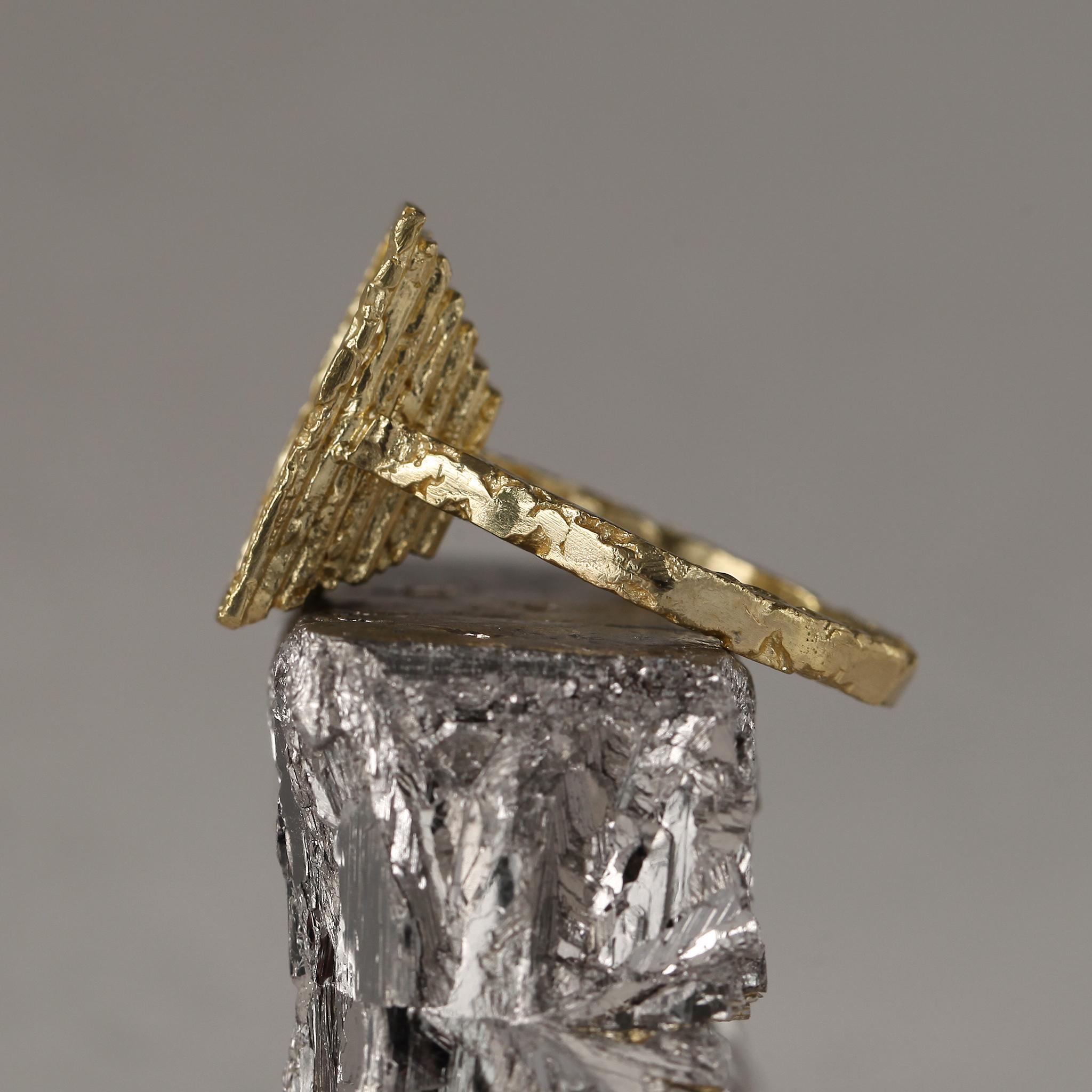 0.2 Carat Baguette Diamond Gold Sculptural Statement Ring In New Condition For Sale In Chinnor, South Oxfordshire