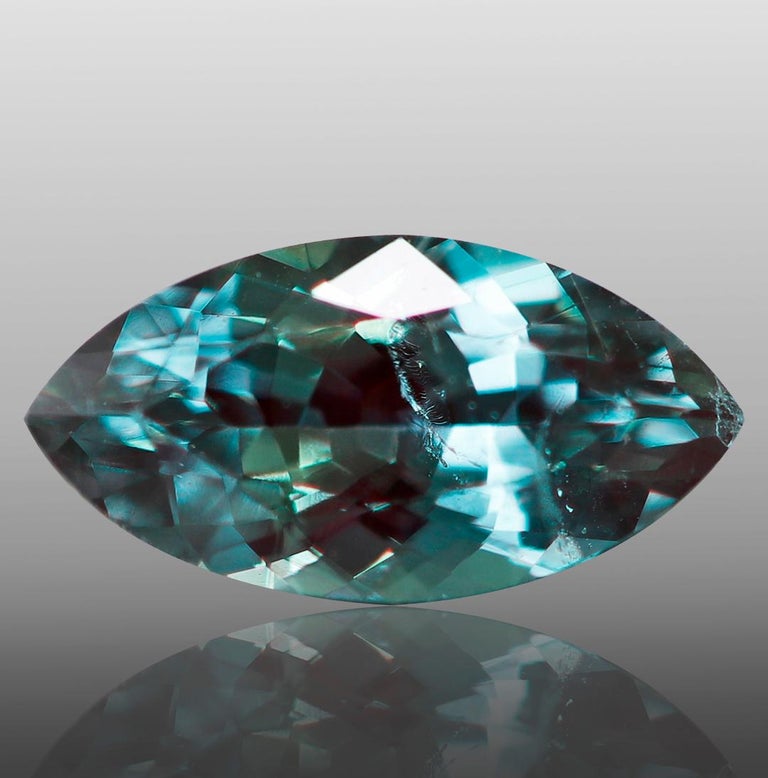 Alexandrite Naturelle Du Brésil 1,50 Carat - Couleur Changeante Violet-vert, Certificat GGL