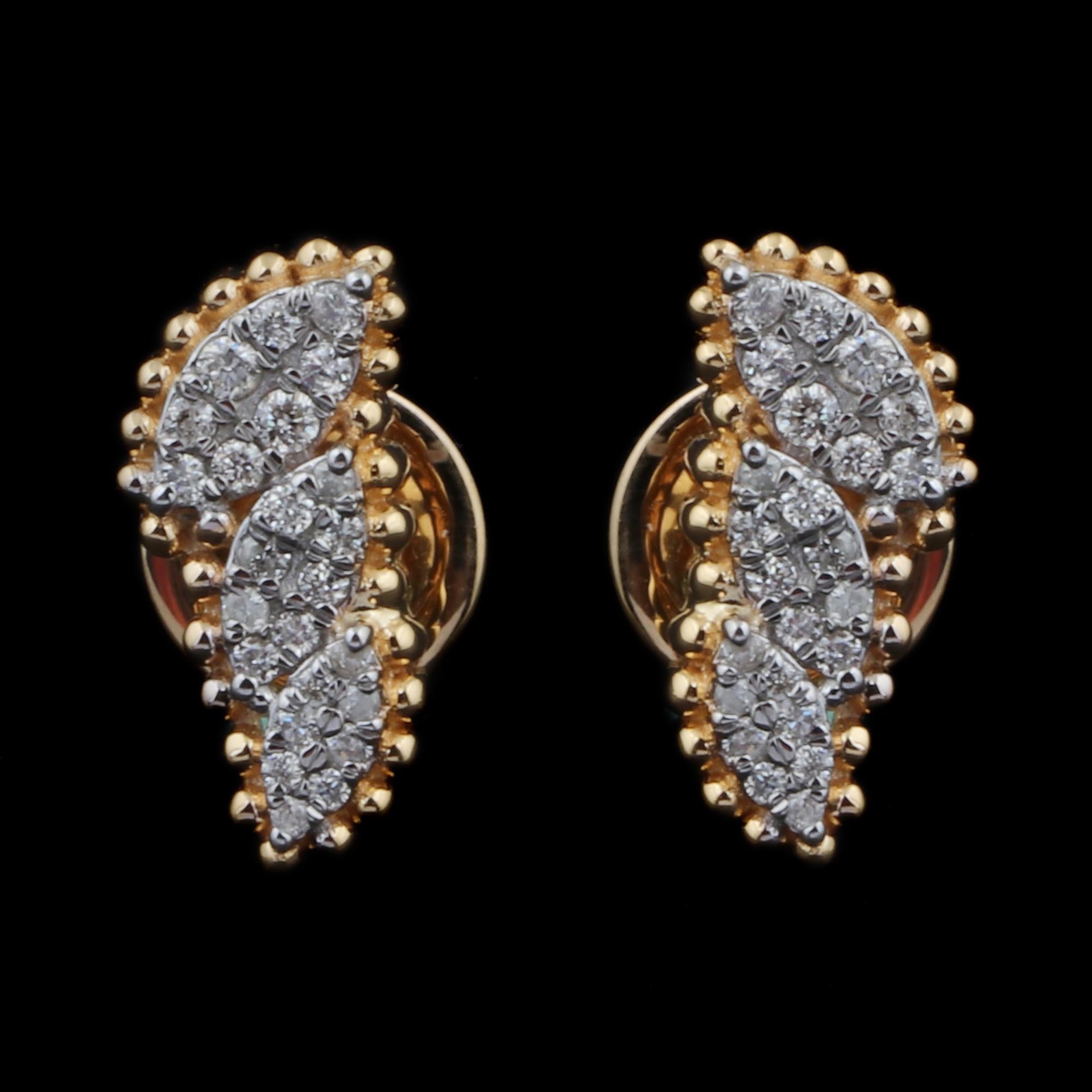 Clous d'oreilles en diamant de 0,2 carat, pureté SI, couleur HI, en or jaune 18 carats. Neuf - En vente à Diera, Dubai