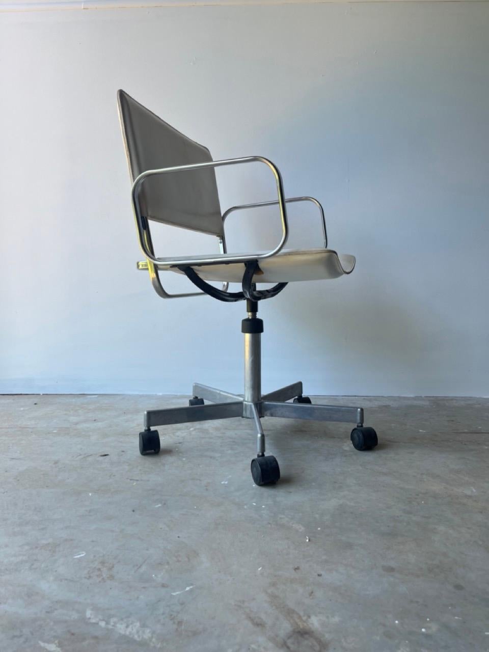 italien Chaise de bureau Assia 02 Studio De Pas D'Urbino Lomazzi par Zanotta   en vente