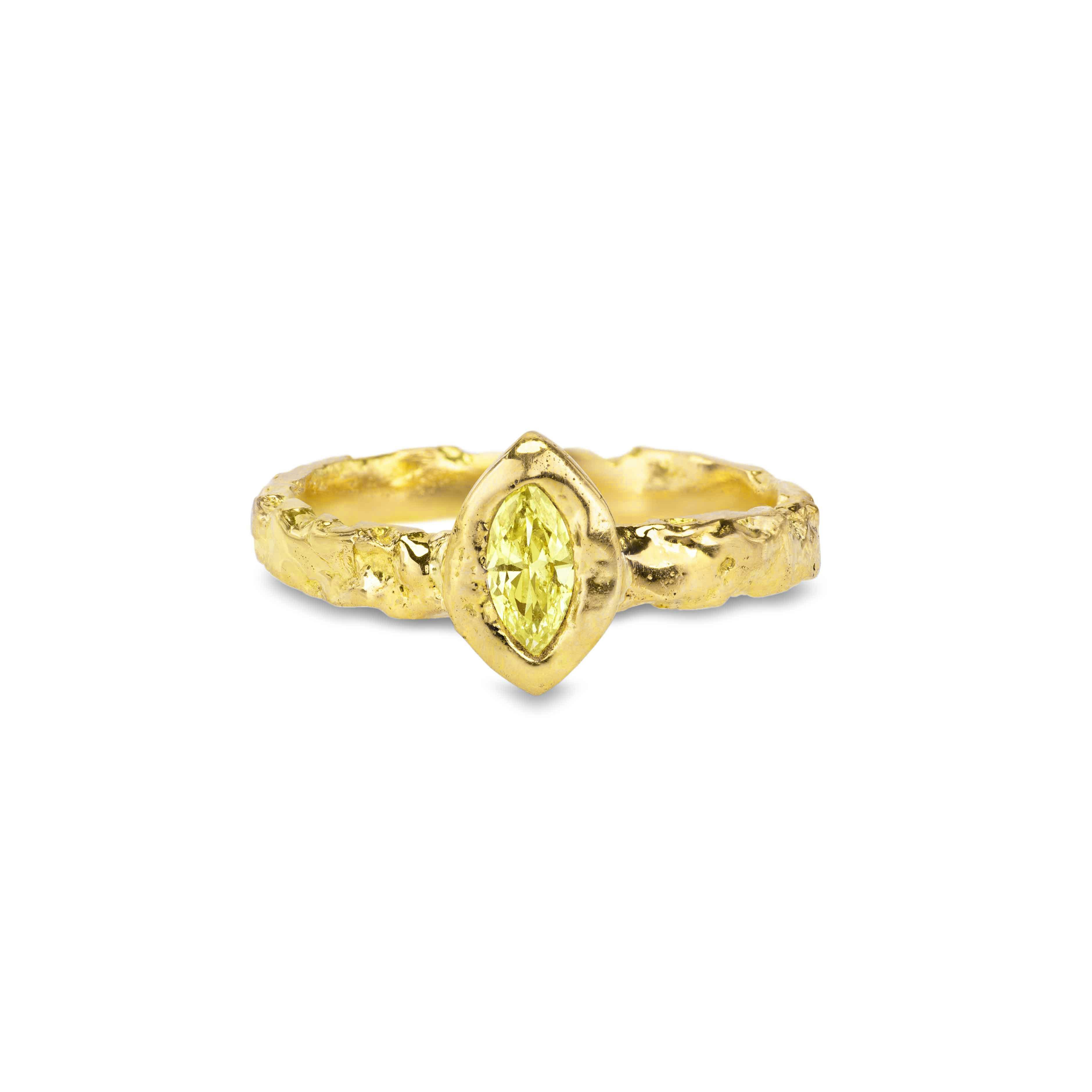 Women's or Men's 0.2 ct Yellow Diamond Marquise and 18k Gold Solitaire Delicate Pendant Necklace For Sale
