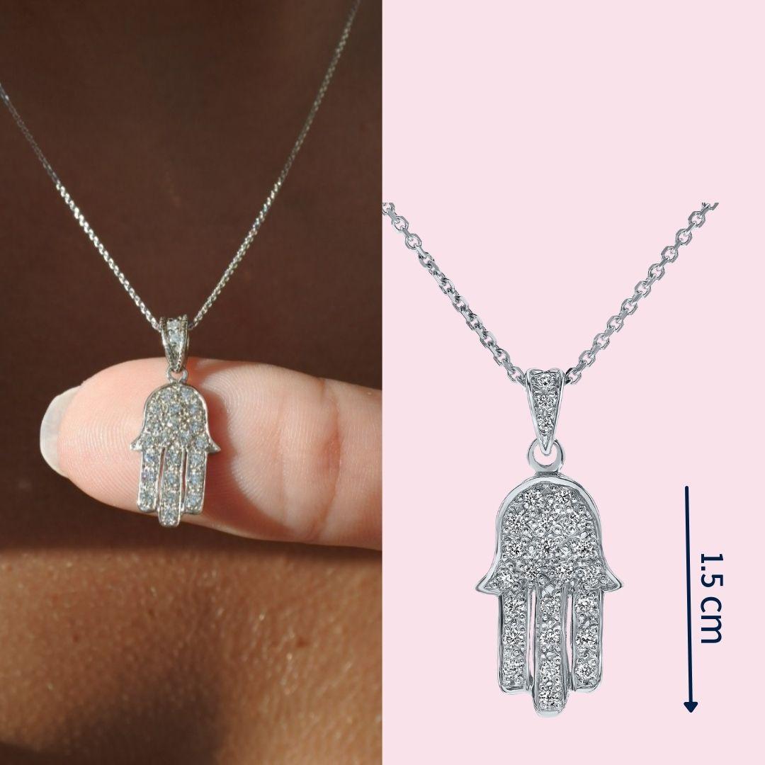 Art déco Shlomit Rogel Collier à pendentif Hamsa en or blanc 14 carats avec diamants de 0,20 carat en vente