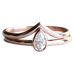 Anillo de lágrima de diamantes de 0,20 quilates apilado con Chevron Anillo de oro rosa