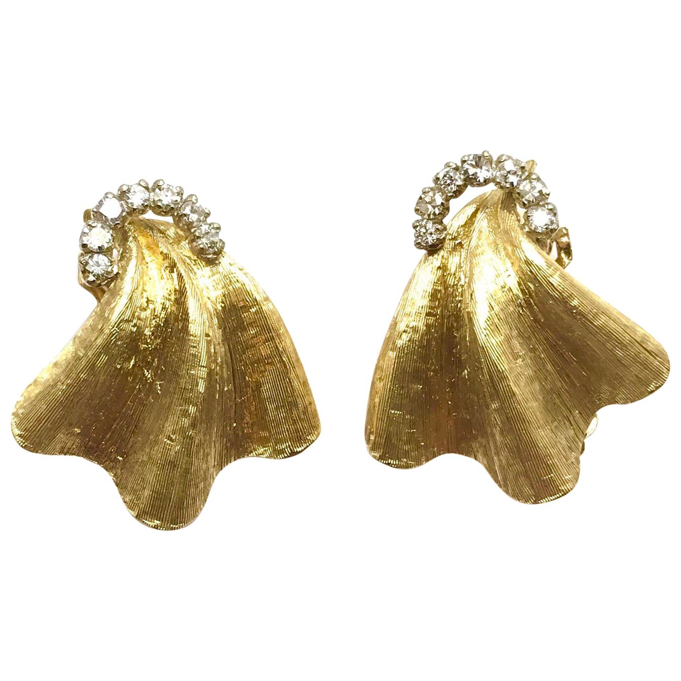 0.20 Carat Round Diamond and Brushed Yellow Gold Clip Earrings