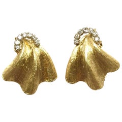 0.20 Carat Round Diamond and Brushed Yellow Gold Clip Earrings