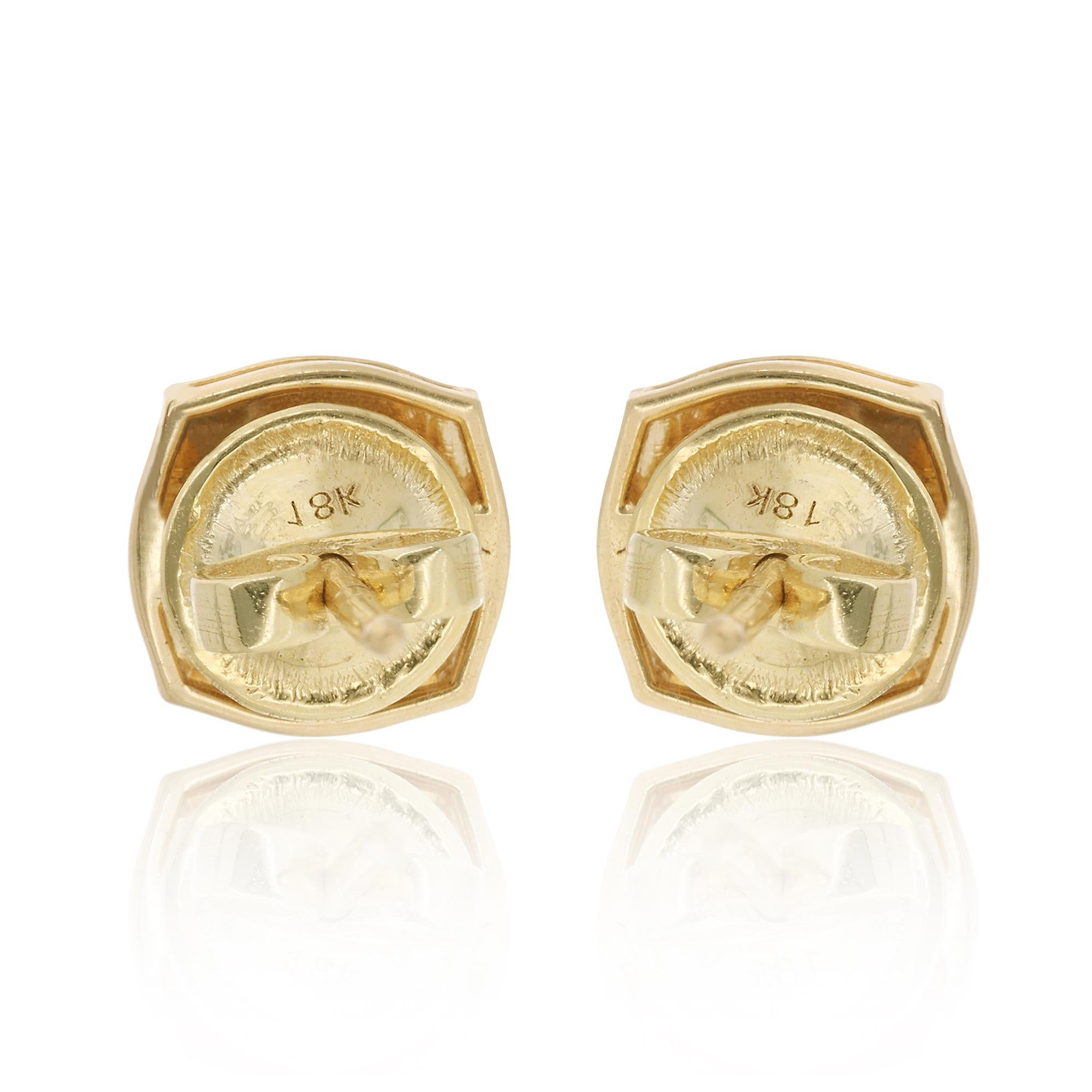 Clous d'oreilles en or jaune 18 carats avec diamants ronds de 0,20 carat, fabrication artisanale Neuf - En vente à Diera, Dubai