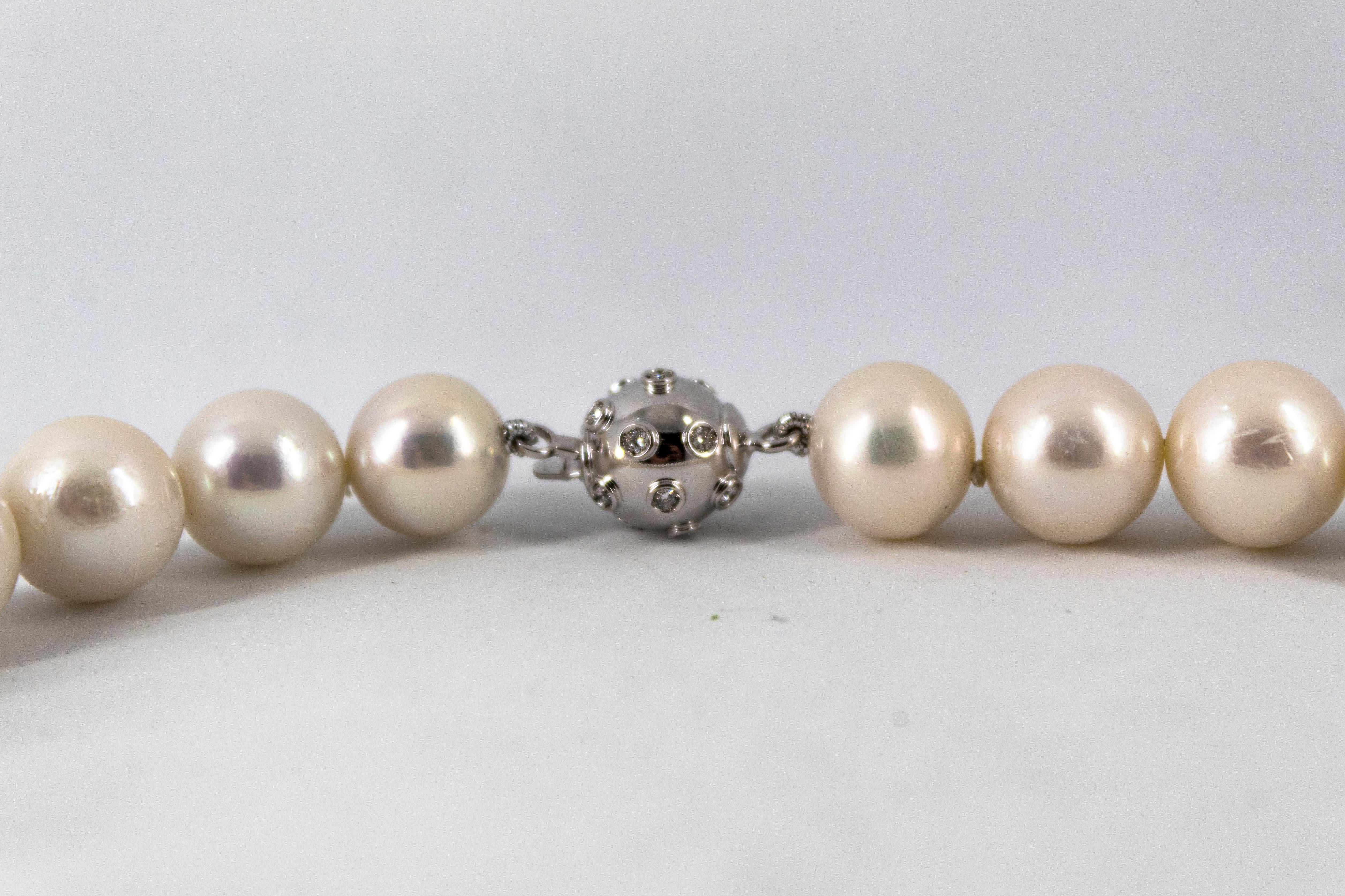 0,20 Karat Weißer Brillantschliff Diamant Orientalische Perle Weißgold Perlenkette (Art déco) im Angebot