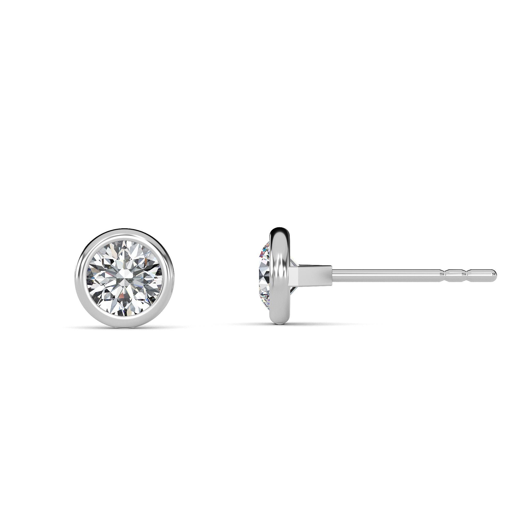 Round Cut 0.20 Carat TW Natural Diamond 14k Gold Bezel Setting Stud Earring For Sale