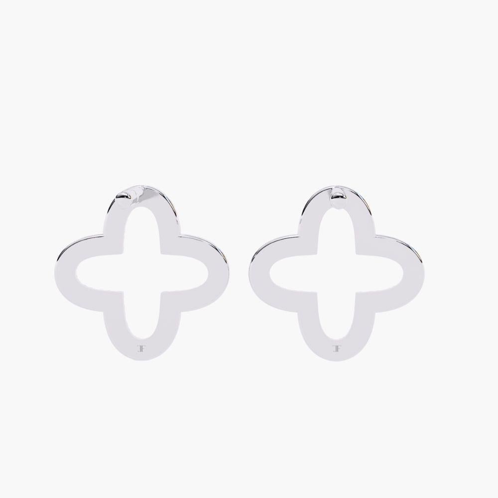 Contemporary 0.20 Ctw Floral Clover Diamond Stud Earrings 14K Gold For Sale