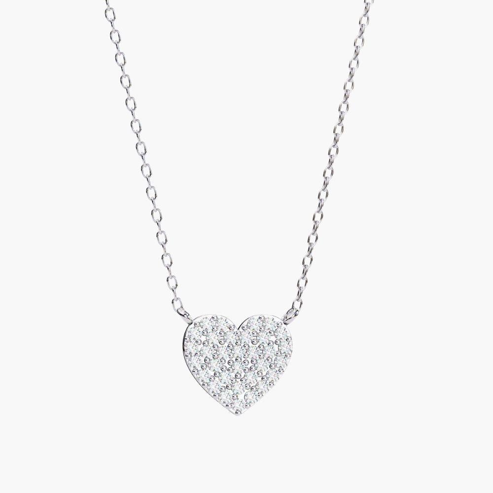 Dettagli del prodotto
Tipo di metallo: Oro 14k
Tipo di diamante: Diamante naturale
Peso totale in carati (ctw): 0,20 Ctw
Numero totale di pietre: 32 pz.
Taglio del diamante centrale: Taglio rotondo
Colore del diamante: quasi incolore
Chiarezza del