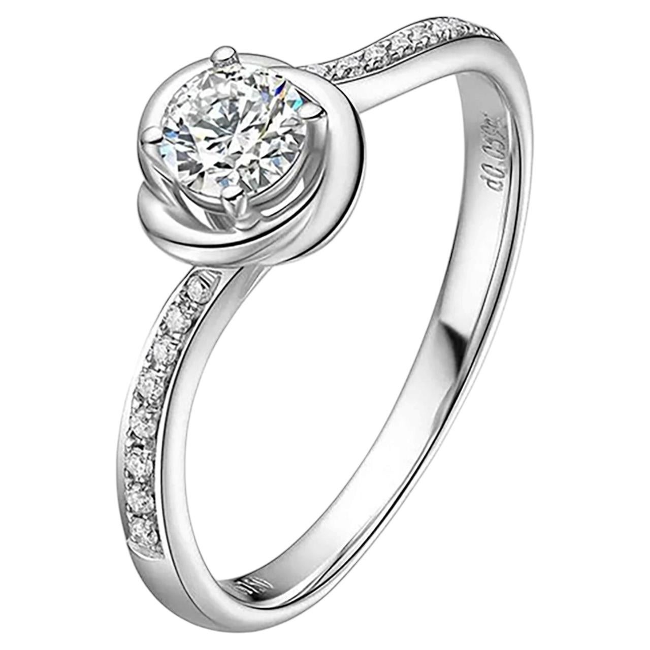 Anillo de oro de 18 quilates con un diamante de 0,20 ct y pavé en los laterales - K1/2 (EE. UU.) / ~5,5 (EE. UU.)