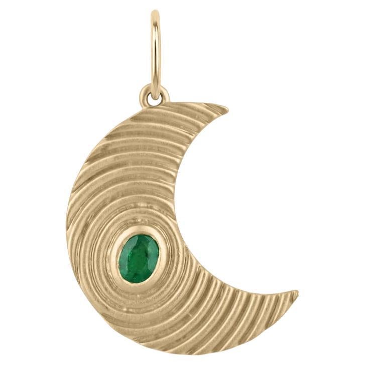 Pendentif demi-lune en émeraude de 0,20ct  Breloque en or 14 carats à lunette ovale texturée
