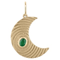Ciondolo a forma di mezza luna con smeraldo da 0,20ct  Charm con lunetta ovale in oro 14K con finitura testurizzata