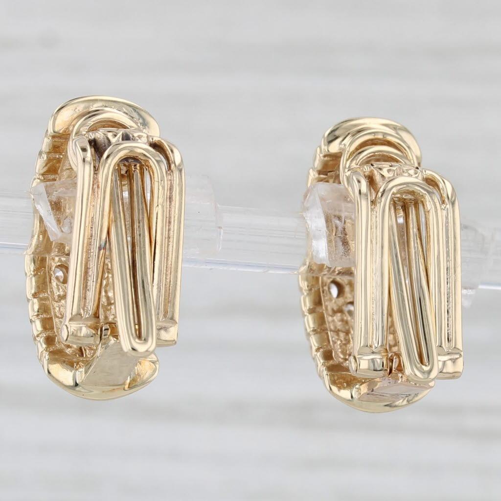 Taglio rotondo Orecchini a goccia con cluster di diamanti da 0,20 ct. in oro giallo 14k con chiusura a clip, non forati in vendita
