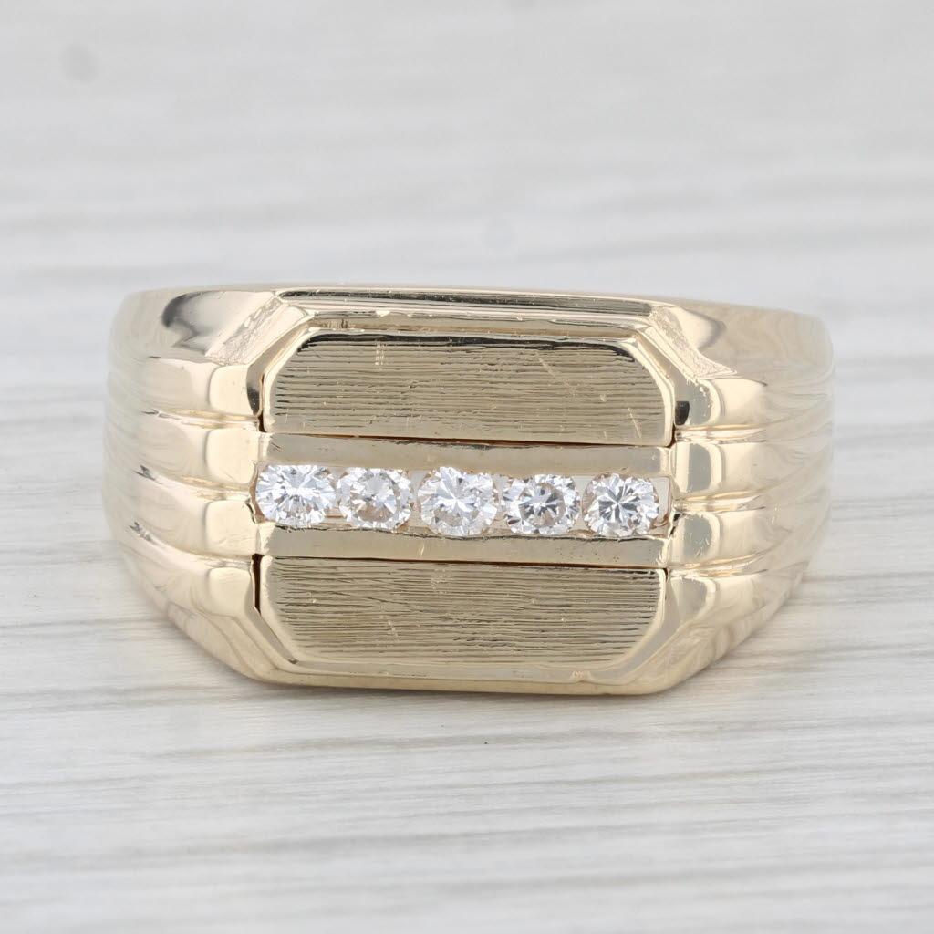 Round Cut 0.20ctw Diamond Men's Ring 14k Yellow Gold Size 9 For Sale