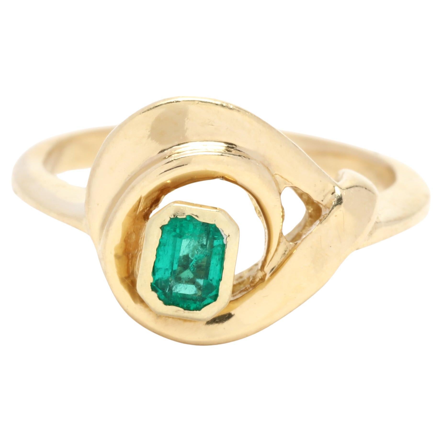 0.20ctw Emerald Modern Ring, 18K Yellow Gold, Ring Size 3.5, Swirl Ring ...