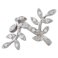 0,20 ct Bypass-Ring mit Blumenmotiv im Rankenstil, 14 Karat Weißgold, Größe 6,25, floraler Cocktailring