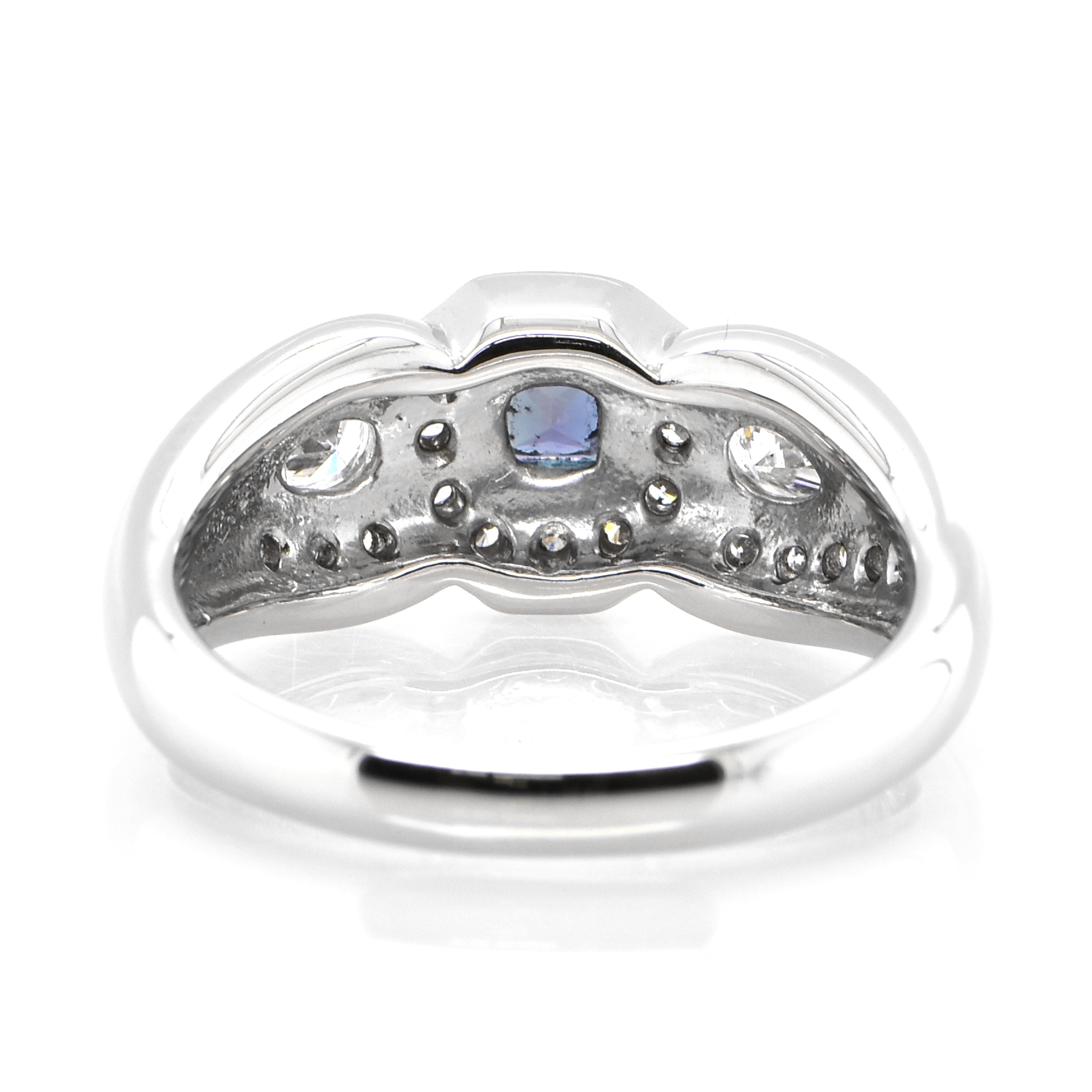 0.21 Carat Color-Changing Alexandrite and Diamond Ring set in Platinum For Sale 1