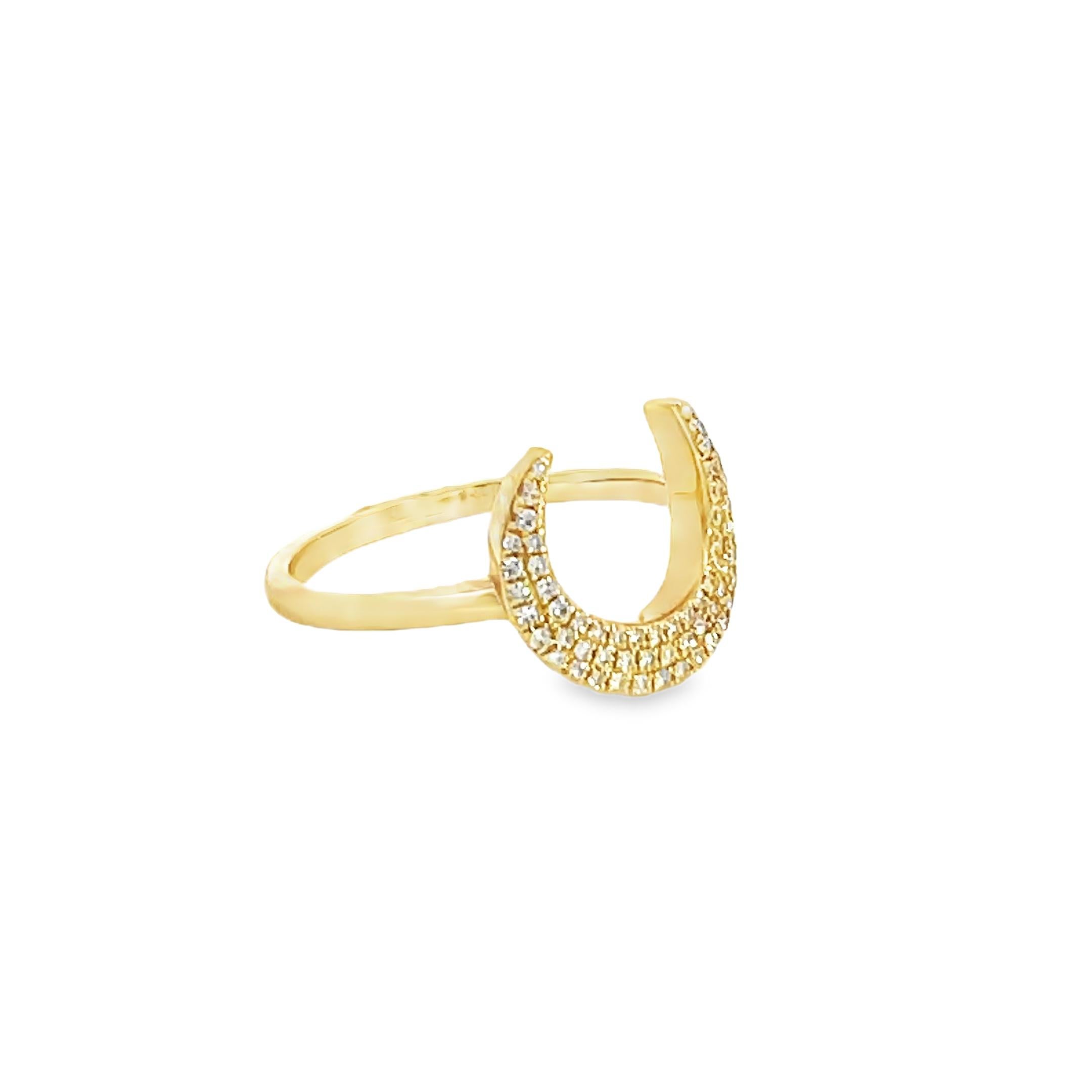 Anello di moda in oro giallo con mezzaluna di diamanti da 0,21 carati In condizioni Nuovo in vendita a Great Neck, NY