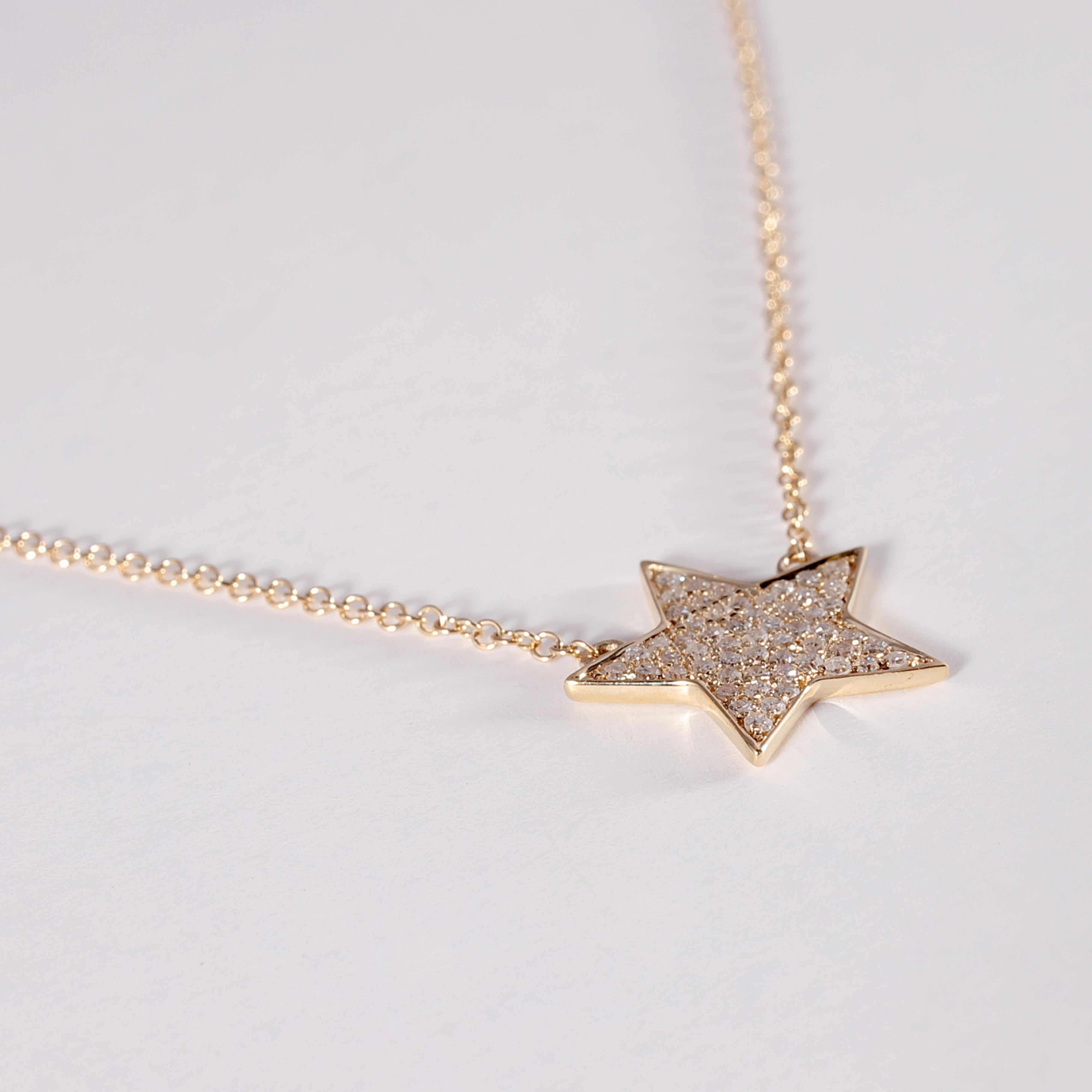 0.21 Carat Diamond Yellow Gold Star Necklace For Sale 1