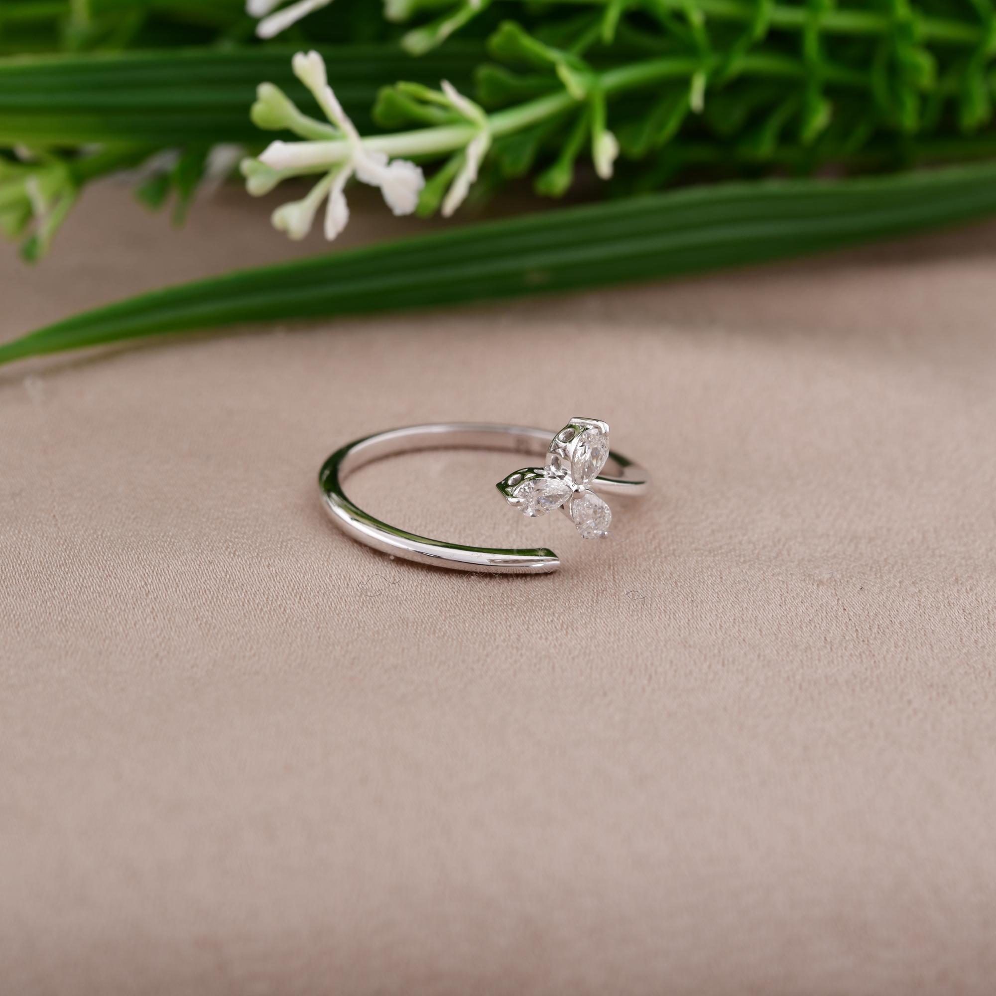 Women's 0.21 Carat SI Clarity HI Color Diamond Flower Ring 18 Karat White Gold Jewelry For Sale