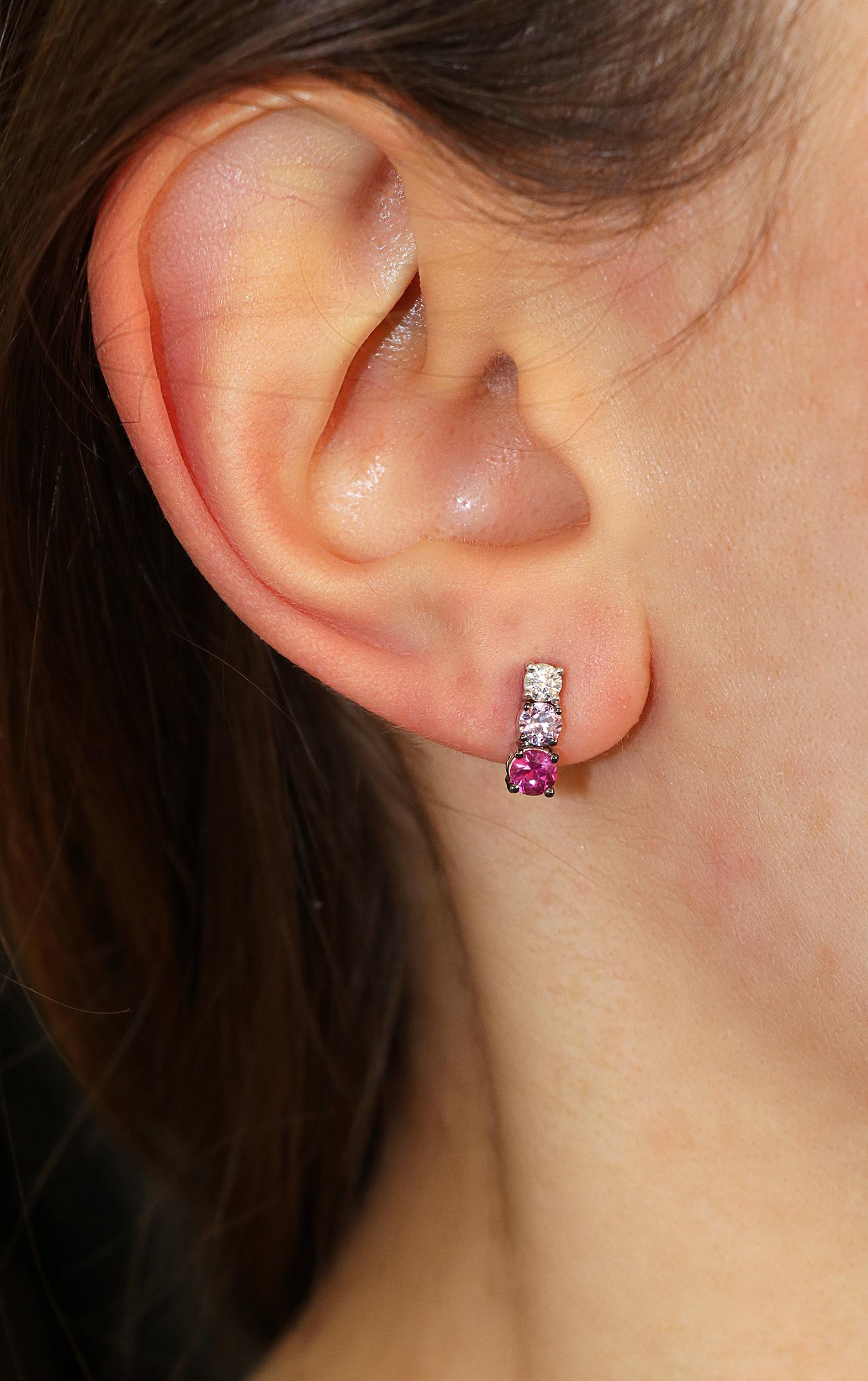 0.21 White GVS Diamonds 0.51 Rubies 0.38 Pink Sapphires 18 Karat Gold Earrings In New Condition For Sale In Valenza, IT