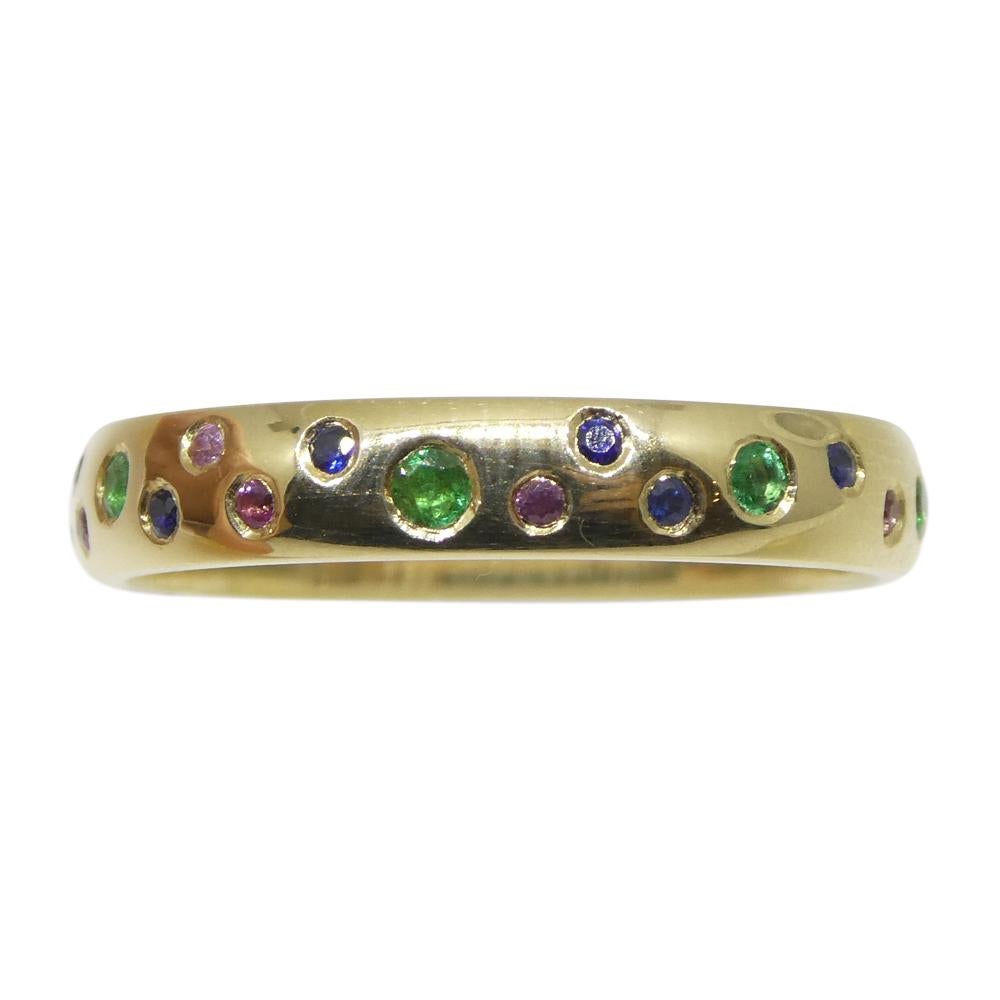 0.21ct Emerald & Sapphire Starry Night Wedding Ring set in 14k Yellow Gold In New Condition For Sale In Toronto, Ontario