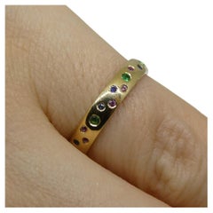 0.21 Karat Smaragd & Saphir Starry Night Ehering aus 14 Karat Gelbgold