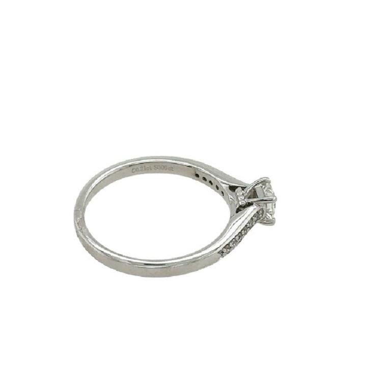 0,21 ct Anillo solitario de diamantes talla princesa de oro blanco de primera calidad Corte princesa en venta