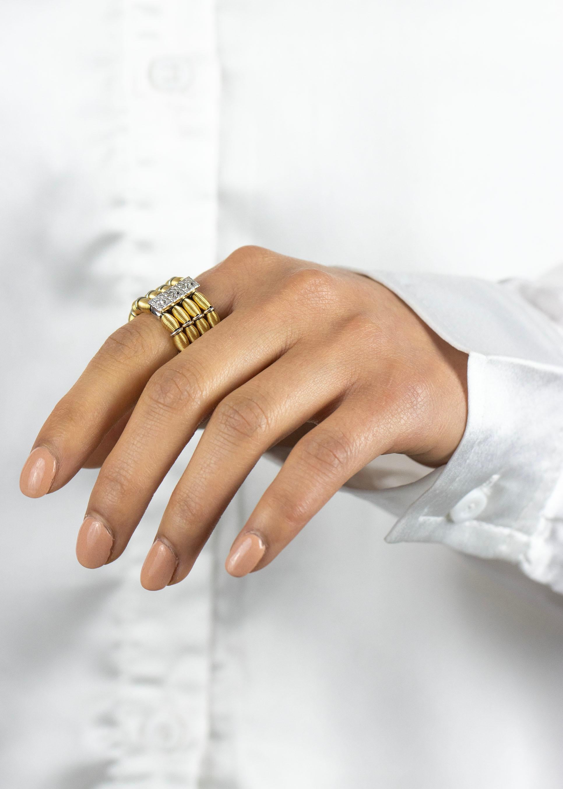 Women's 0.22 Carats Total Brilliant Round Cut Diamond Four-Row Flexible Fashion Ring For Sale