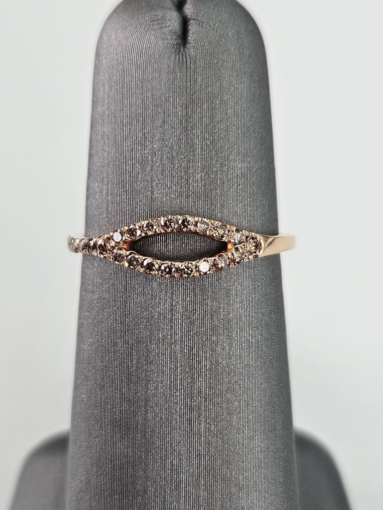 0.22 ct Brown Diamond Band Ring in Rose Gold In New Condition For Sale In New York, NY