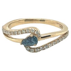 0.22 Carat Natural Brazillian Alexandrite & Diamond Elegant Ring